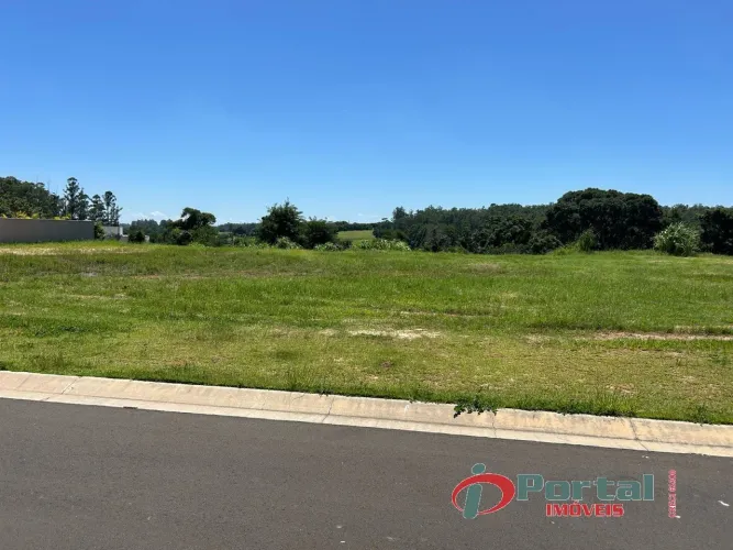 Terreno em Condomínio à Venda em Indaiatuba-SP - Parque Villa dos Pinheiros 636m² de Área