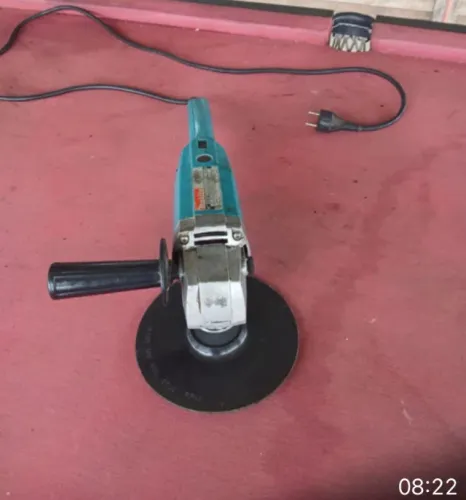 Lixadeira makita politriz 700 w