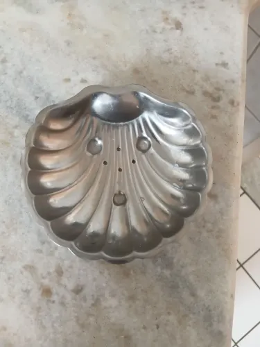 Saboneteira em inox para pia de banheiroo
