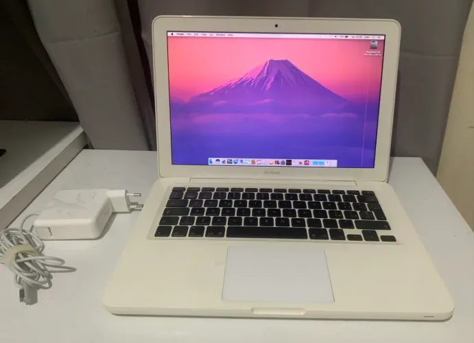 MacBook Late 2009 - Unibody (White)
