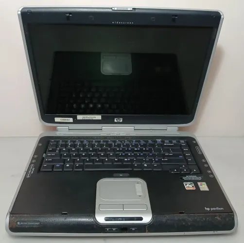 Notebook HP Pavilion zv6000 - Para retirar peças