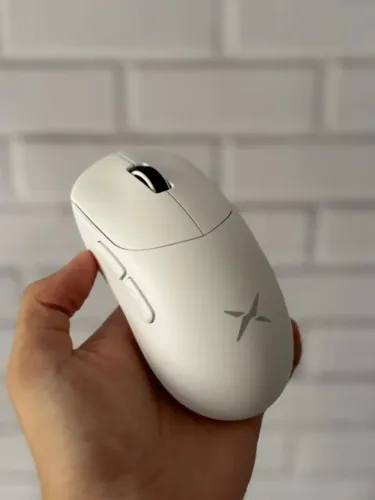  DELUX M400 Branco - Mouse Gamer Tri-Mode PAW3311 (Fazemos entregas!)