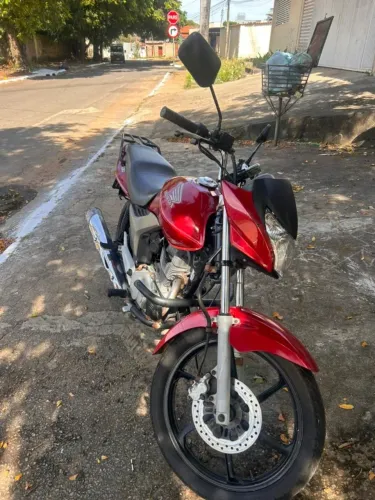Honda Titan EX.