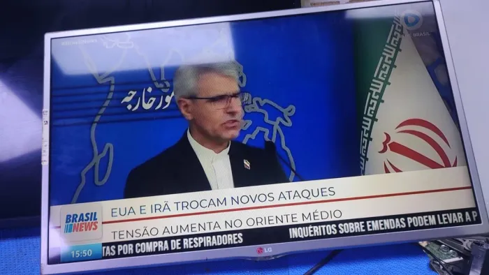 TV 32 NÃO E SMART