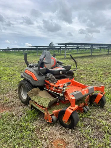 Cortador de Grama Giro Zero Husqvarna Z560X - 31 HP e 152 cm