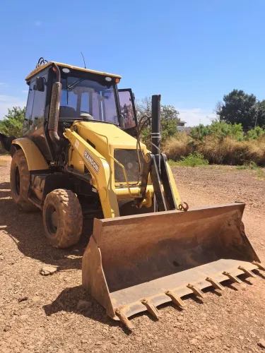 Retroescavadeira Randon RD406 4x4