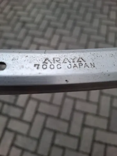 Aro Araya 700C alumínio 32 furos.