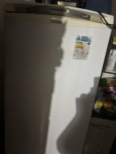 Geladeira funcionando totalmente, um ano de uso. FOSTFREE cônsul
