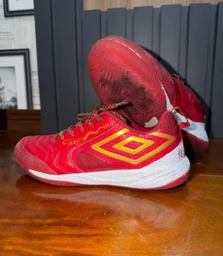 Chuteira de futsal umbro pro 5 dragon edição especial