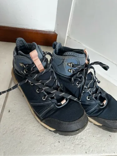 Bota trilha Quechua 36