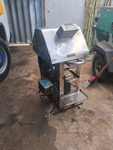 Moenda de caldo de cana maqtron 3 rolos em inox 