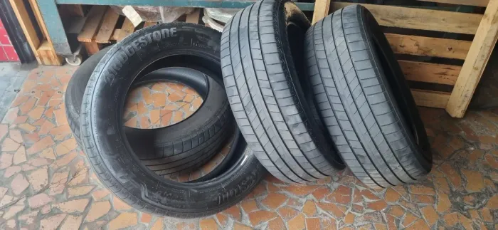Pneu Bridgestone 235/55 R18