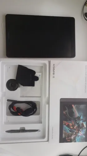 Mesa Digitalizadora Huion Kamvas 13 Completa com Caixa