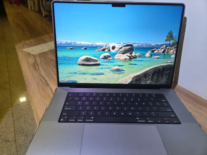MacBook Pro M1 Pro 16GB 1TB SSD - Estado de Zero (83 Ciclos)