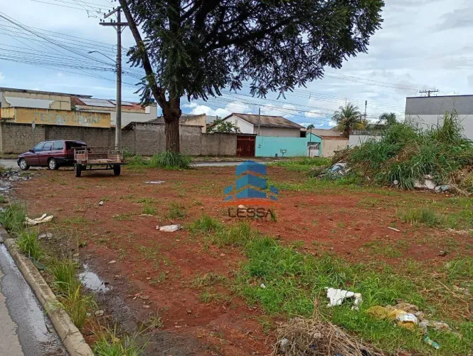 Lote de Esquina com 300m² na Avenida Interligação - Parque das Paineiras (Ao lado do Parqu
