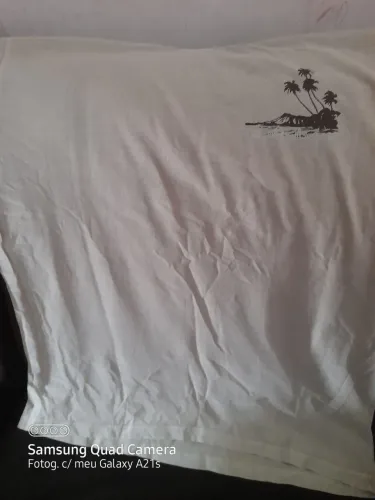 VENDE-SE CAMISA DA QUIKSILVER MASCULINA ORIGINAL,NA ETIQUETA NUNCA USADA