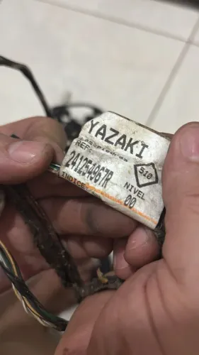 Chicote porta dianteira direita Fluence 2013 a 2018, usado, original