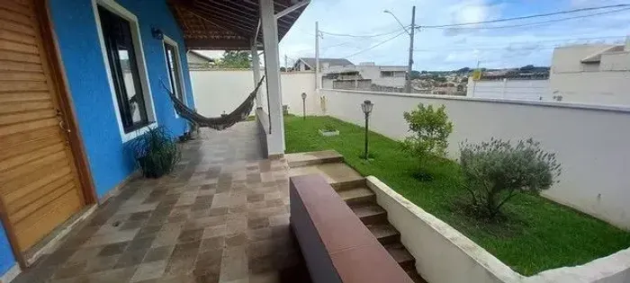 Sobrado com 3 dormitórios à venda, 274 m² por R$ 965.000,00 - Campos Elíseos - Taubaté/SP