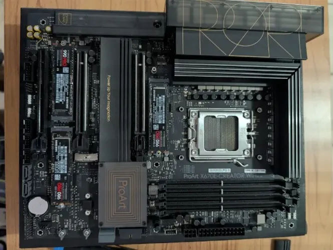 MotherBoard Asus ProArt x670E 