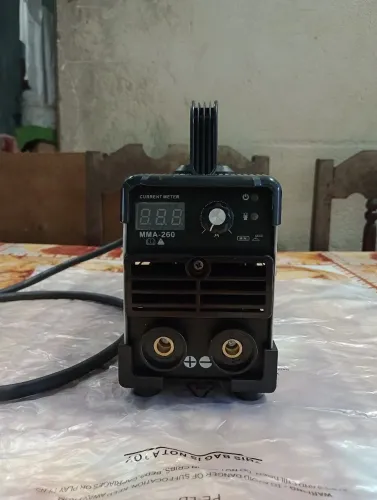 MÁQUINA DE SOLDA MMA DE 260 AMPERES NOVA EM 11O VOLT