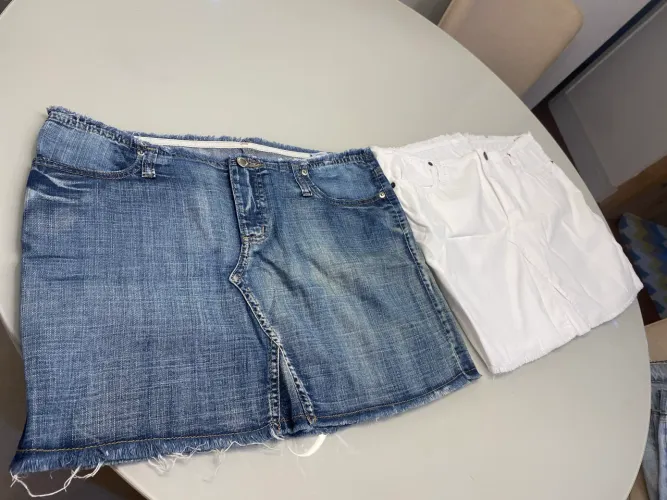 DUAS SAIAS Jeans
