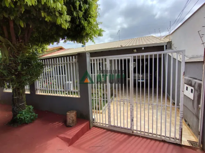 CASA COM 4 QUARTOS A VENDA NA REGIÃO SUL DE LONDRINA.