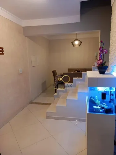 Sobrado em Guarulhos com 3 quartos à venda, 120 m² por R$ 650.000 - Jardim Célia