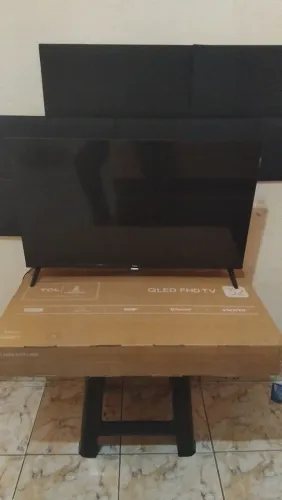Vendo com urgência smart tv tcl 32 polegadas, 3 meses de uso