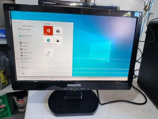 Monitor Philips Mwe1160t 15,6" Vga - Listras na tela