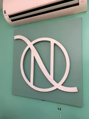 logo em pvc expandido