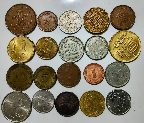 20 moedas Inglaterra, Argentina, Alemanha, França e Canadá 