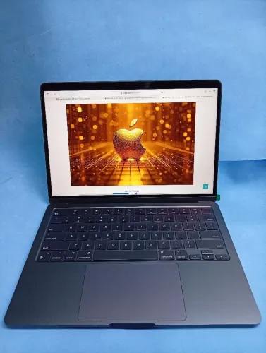 MacBook Apple M2 ssd 250 8gb tela 13.6 retina ips 18 h bateria impecável e fonte 2022!!