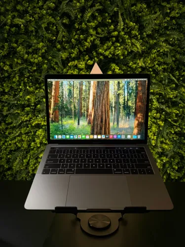 MACBOOK PRO A2159 256/8 + GARANTIA