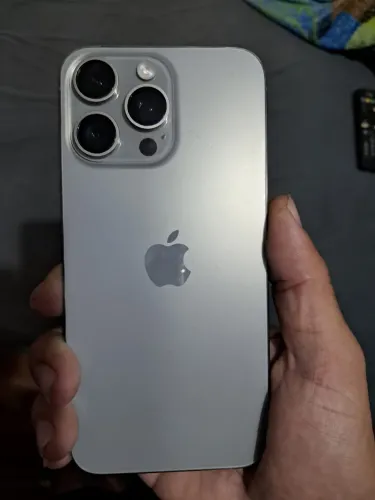 iPhone 15 Pro Max 256 GB - Titânio Natural - Excelente Estado