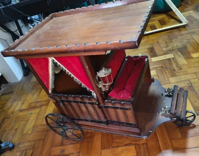 Carrinho de chá antigo representando charrete