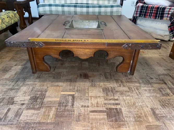 Mesa de Centro Rústica Colonial ? Madeira Maciça com Balde de Latão ? R$ 470
