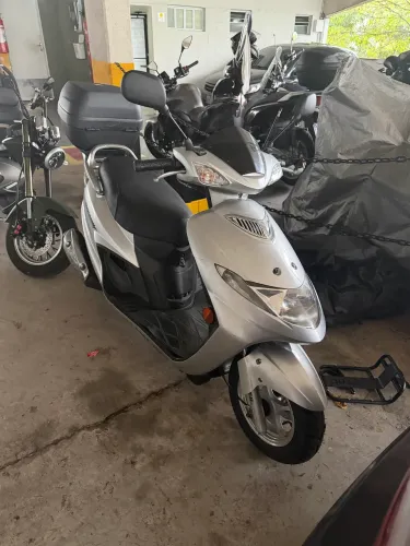 Suzuki Burgman AN125 2008 | 32 Mil Km | Impecável
