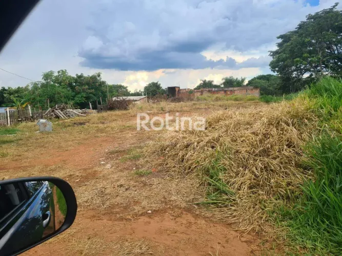 Terreno Comercial à venda no Bairro Mansour, Uberlândia-MG (1.000 m²)