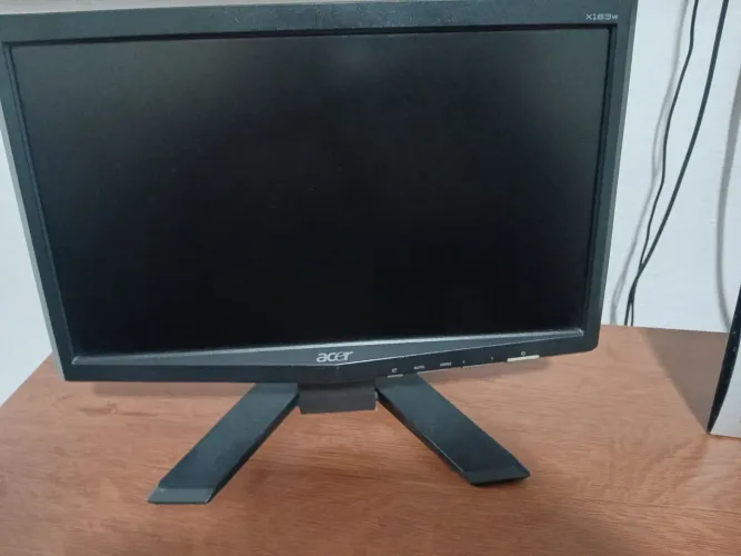 Monitor acer  x163w - 16 polegadas 