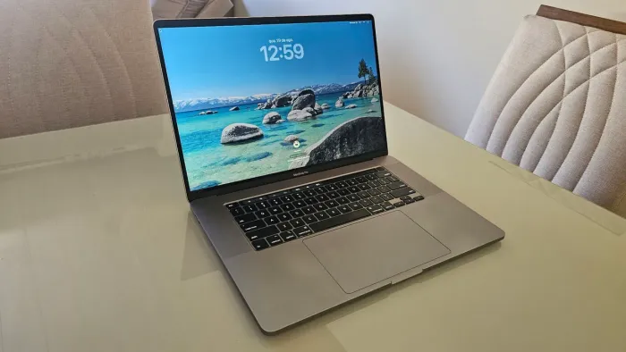 Macbook pro 2019 i9 16gb 1tb