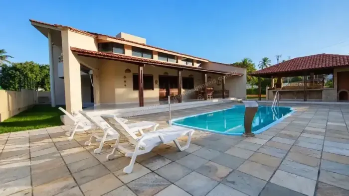 Casa de 1º Andar com Piscina na Praia de Aver o Mar