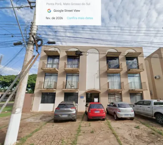 APARTAMENTO NO CENTRO. Fica no térreo com acesso ao jardim - 3 quartos (1 suíte) + DCE