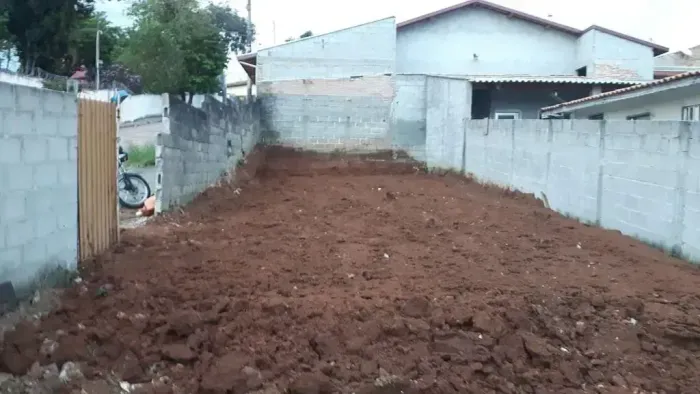 Terreno plano murado à venda por R$ 130.000 no Alto São Pedro Taubaté SP