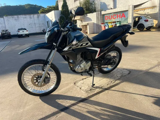 Bros160 2021 impecável ?