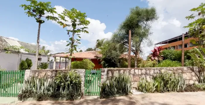 Ari Valadão Filho - Casa e Estúdio na Melhor Localização Comercial de Alto Paraíso GO