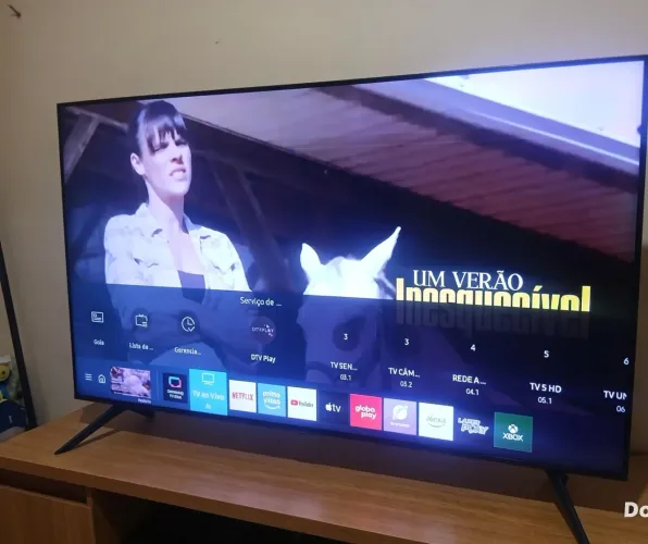 Smart tv gigante 50 4K tem uma linha