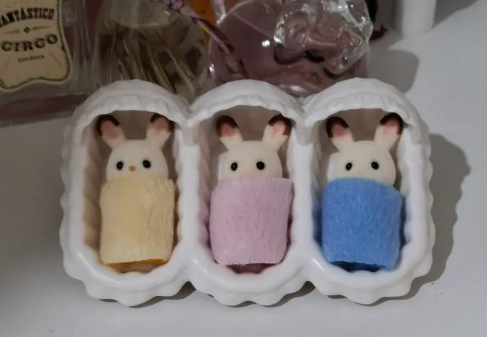 Sylvanian Families Conjunto Cuidando de Trigêmeos