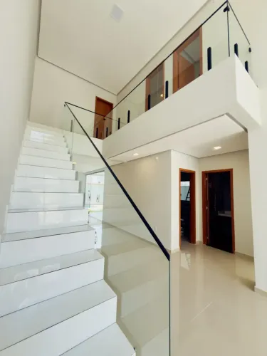 PORTO MARINA - Casa duplex, Piscina privativa, 4/4 sendo 3 suítes.