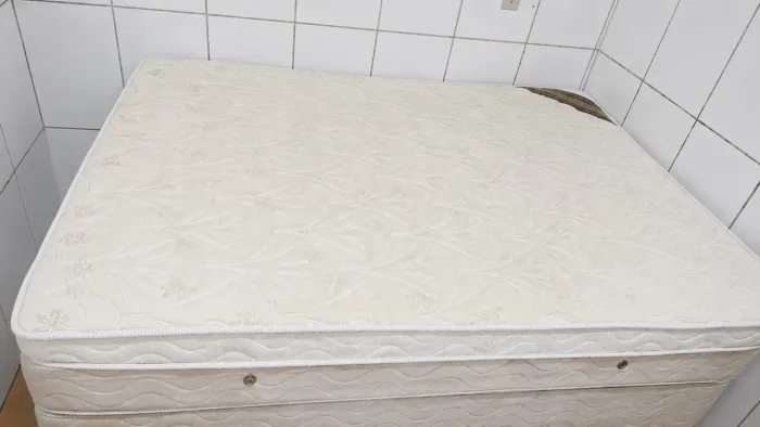 Cama Ortobom Elegant Nanoelastic usada