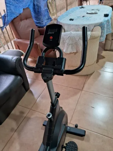 Vendo Bicicleta Ergométrica até 110 kg ( usada poucas vezes)
